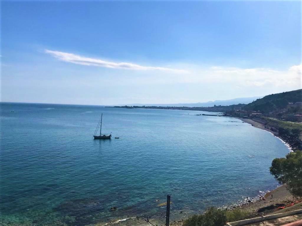 陶尔米纳La Baia Dei Delfini公寓 外观 照片